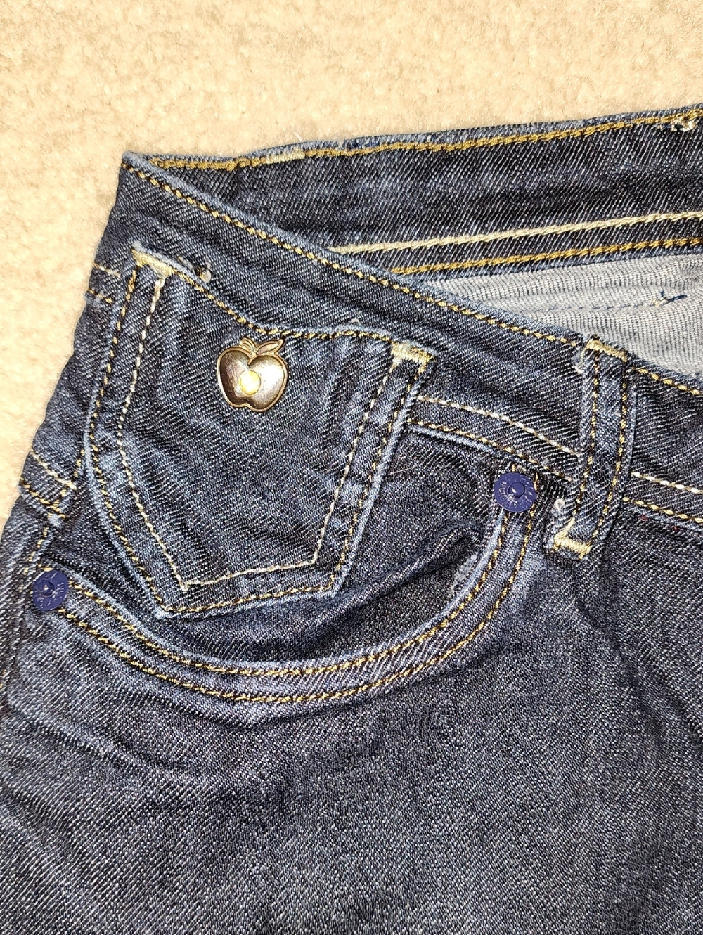 Apple Bottom Jeans With Keychain - Picture 8 of 8